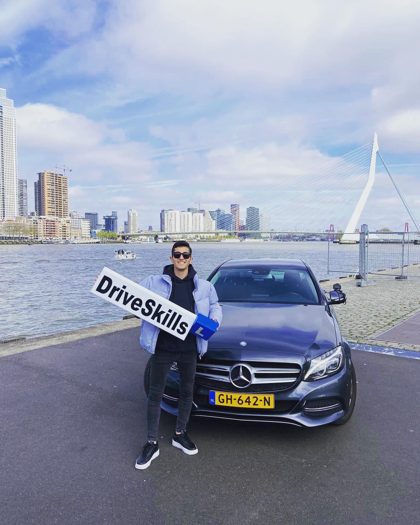 Nora uit Rotterdam geslaagd bij DriveSkills